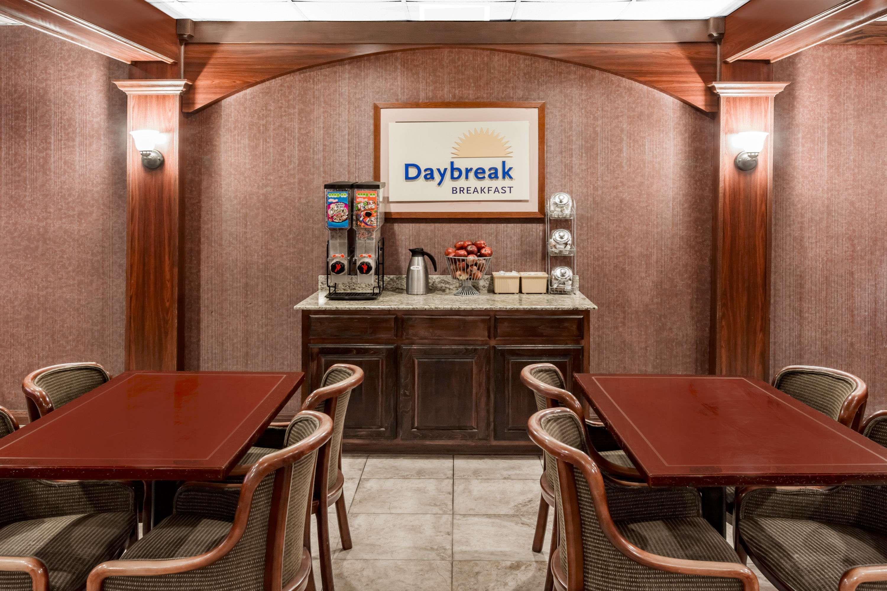 Days Inn & Suites By Wyndham Jennings Luaran gambar