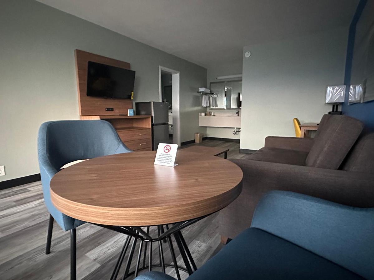Days Inn & Suites By Wyndham Jennings Luaran gambar
