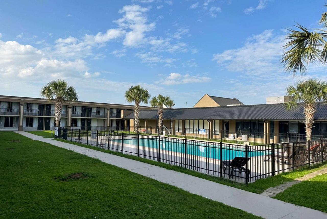 Days Inn & Suites By Wyndham Jennings Luaran gambar