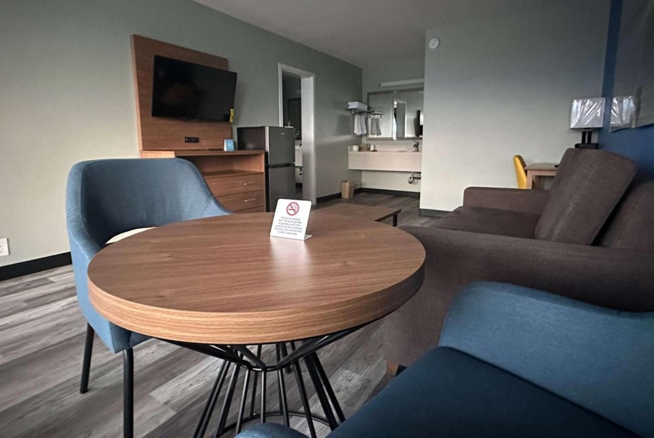 Days Inn & Suites By Wyndham Jennings Luaran gambar