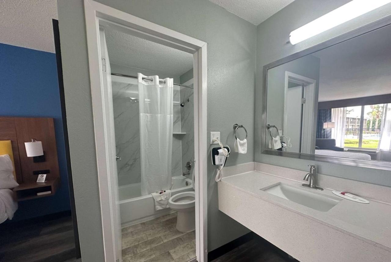 Days Inn & Suites By Wyndham Jennings Luaran gambar
