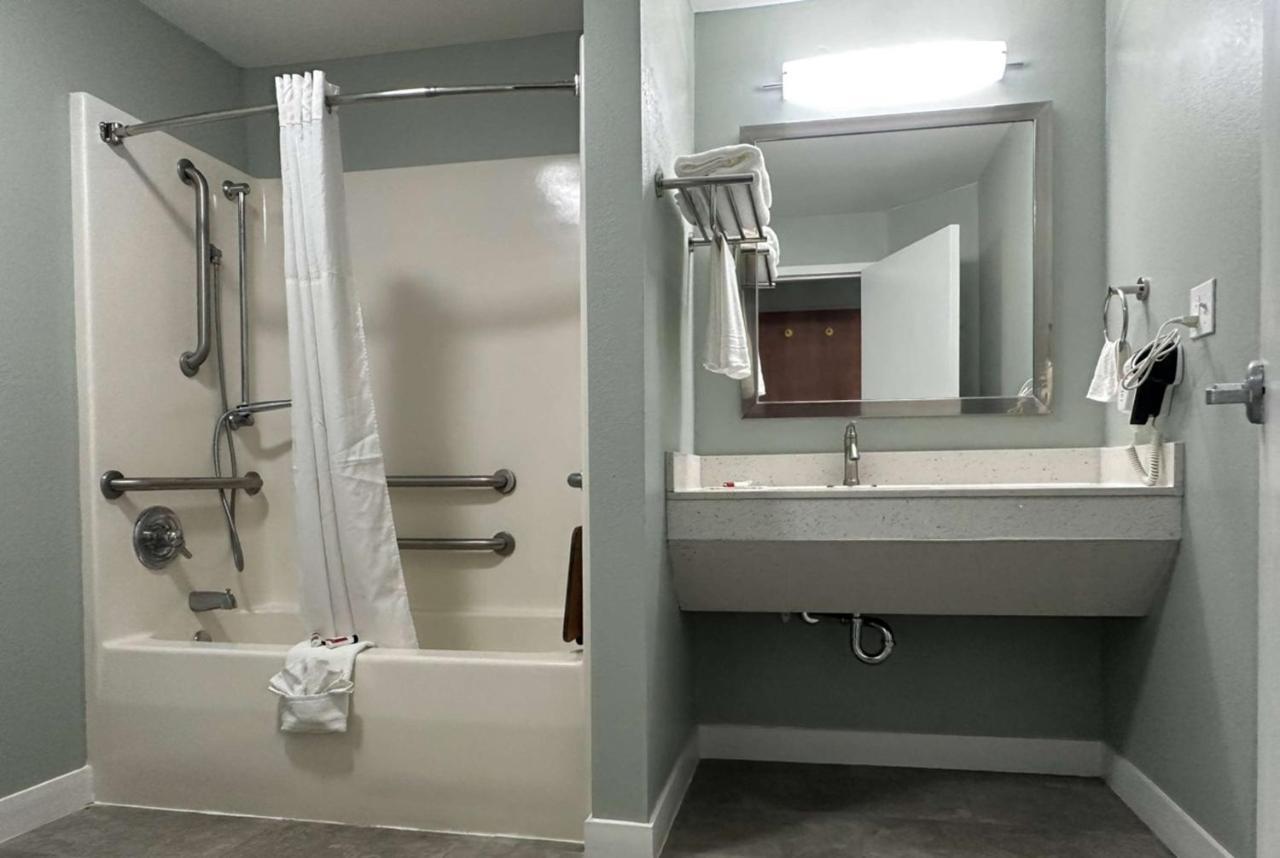 Days Inn & Suites By Wyndham Jennings Luaran gambar